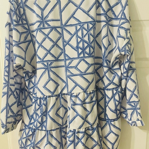 Vineyard Vines bamboo Lattice tiered top - blue and white - size Large - Picture 3 of 7